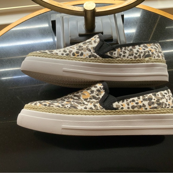 Tommy Bahama Animal Print Slip Ons Size 9 - Picture 2 of 5